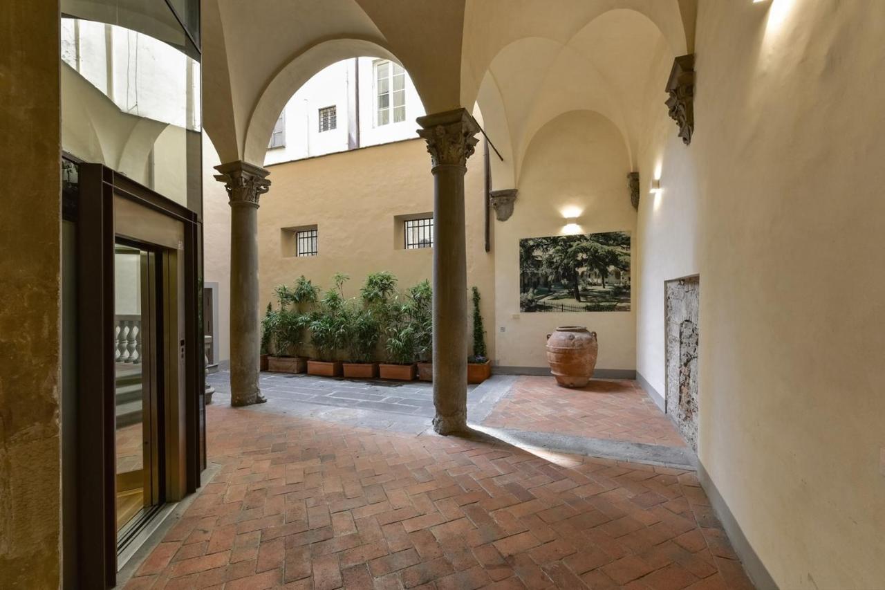 Buonarroti Big Apartment With Terrace In Oltrarno Florence Exterior photo